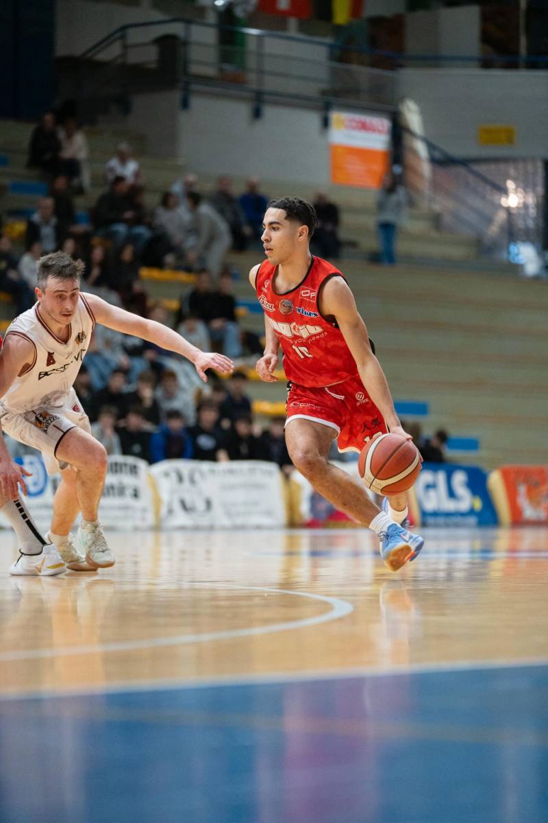Squali ko nel finale contro Arezzo: la rimonta non basta