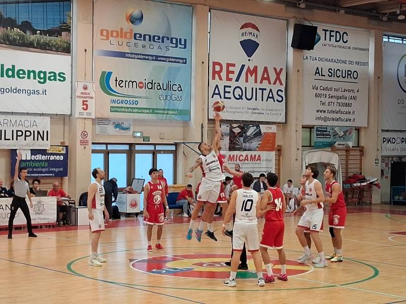 L'Amatori lotta ma cade in volata a Senigallia