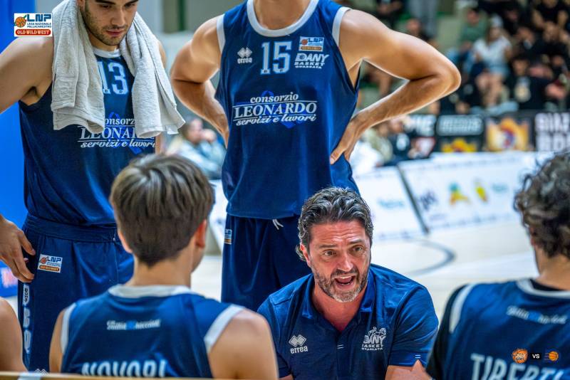 Dany Basket Quarrata, colpaccio a Piazza Armerina: i mobilieri pareggiano la serie 