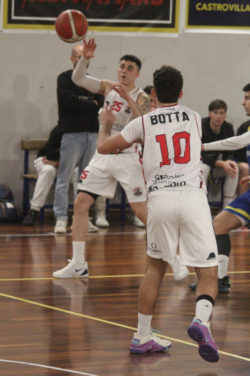 Pollino Basket, la vittoria del gruppo a Solofra: 88-83