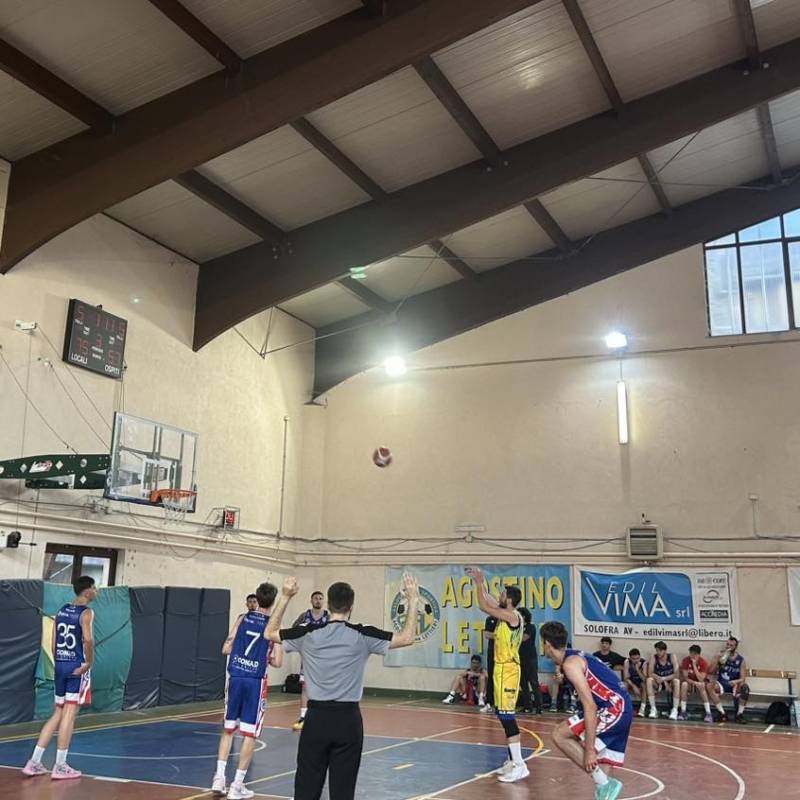 La finale inizia col botto: gara 1 è dei gialloblu