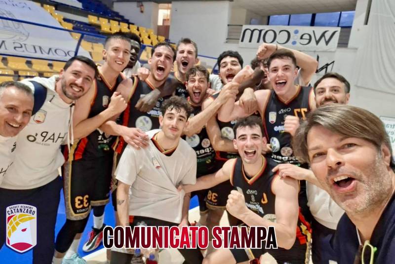 Basket Academy corsara espugna Viterbo 67-72 e vola ai quarti di finale contro Matera 