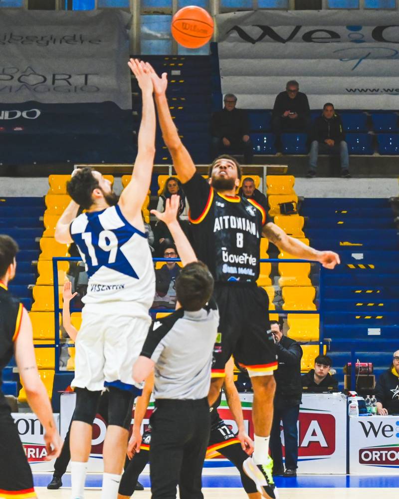 WeCom-Ortoetruria Stella Azzurra Viterbo ha ragione della Bioverde Pallacanestro Antoniana 