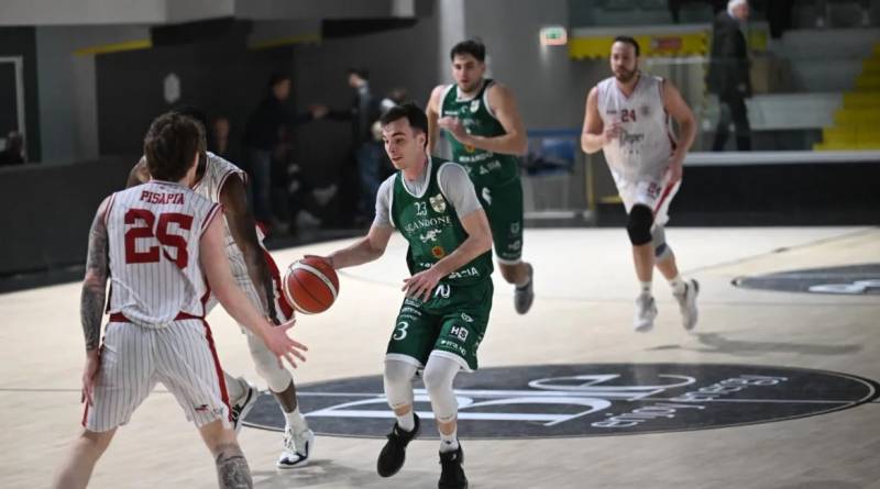 La Scandone Avellino è solida e cinica, Caiazzo k.o. nel recupero 41-61 