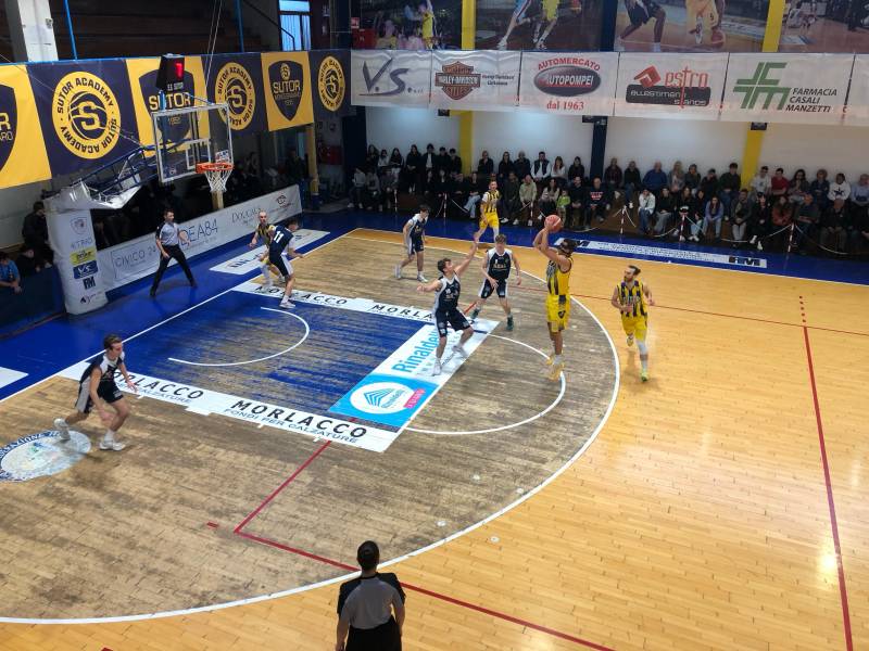 La Sutor Montegranaro vince e accede ai playoff: alla Bombonera, battuta Pesaro per 84-69 