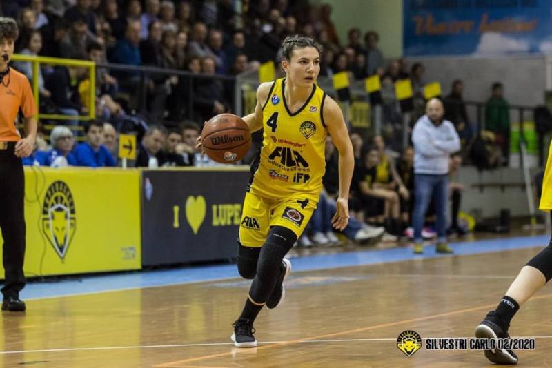 Elena Fietta a SuperNews:"A San Martino un pubblico unico.Il basket femminile merita più visibilità"