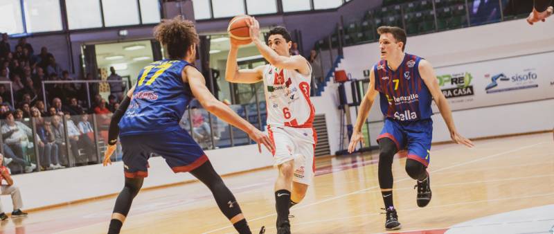 Incredibile al PalaTricalle: Chieti conquista Gara 1 (92-89) Incredibile al PalaTricalle: Chieti conquista Gara 1 (92-89)