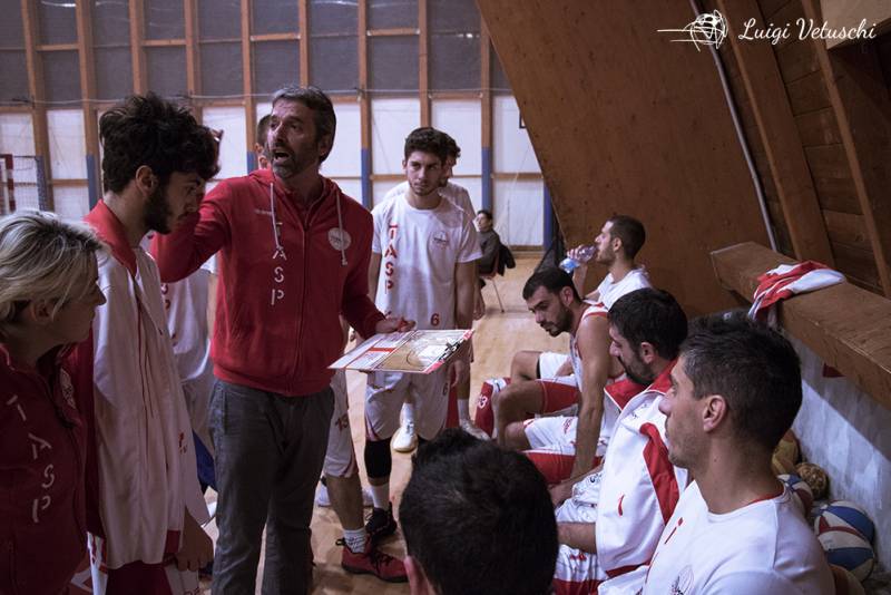 Sale a quota sei la striscia di successi della TaSp dopo la vittoria 76-59 sul Nuovo Basket Pineto 