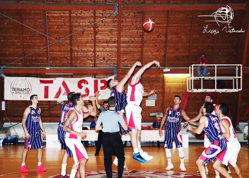 Esordio Travolgente per la TaSp, coach Stirpe: "Partita Fantastica!" Esordio Travolgente per la TaSp, coach Stirpe: "Partita Fantastica!"