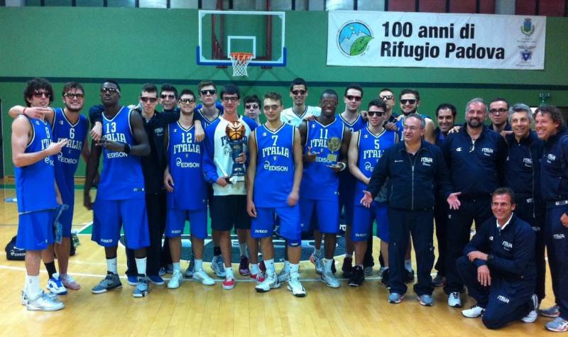 TrofeoMeneghin_2013-06-30_Italia.jpg TrofeoMeneghin_2013-06-30_Italia.jpg