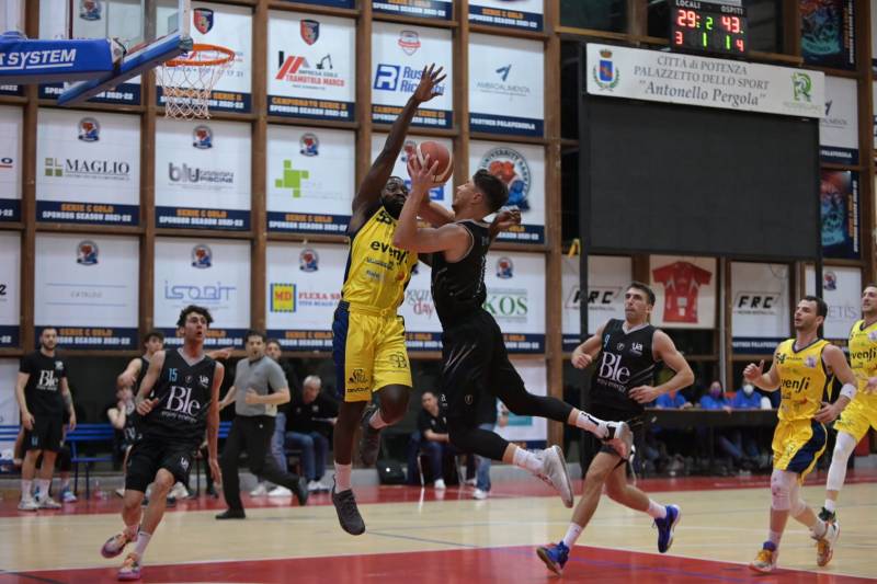 Gara 2 Quarti Playoff | Evenfi Potenza - Ble Juvecaserta Academy 69 - 67