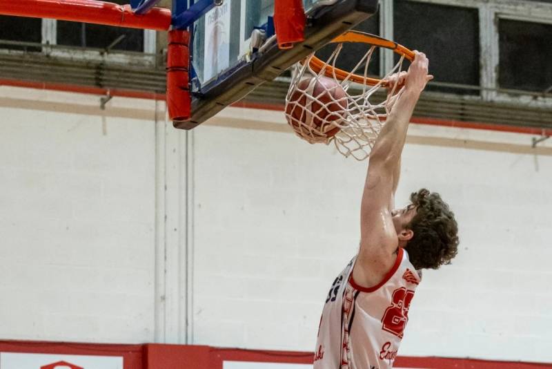 Biancorosso Sesa battuto da Pesaro e da 35 tiri liberi