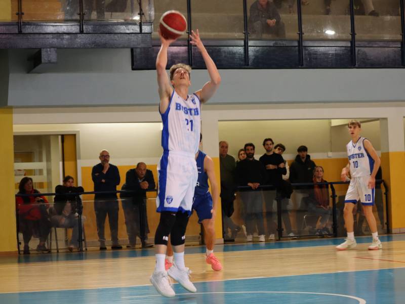 Una Pall. Buster in formazione rimaneggiata esce dal campo di Isola senza gli sperati due punti 