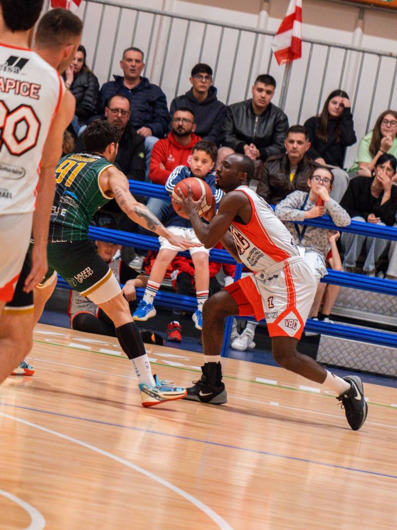 Terza vittoria consecutiva: la VBC piega Monopoli nel finale 