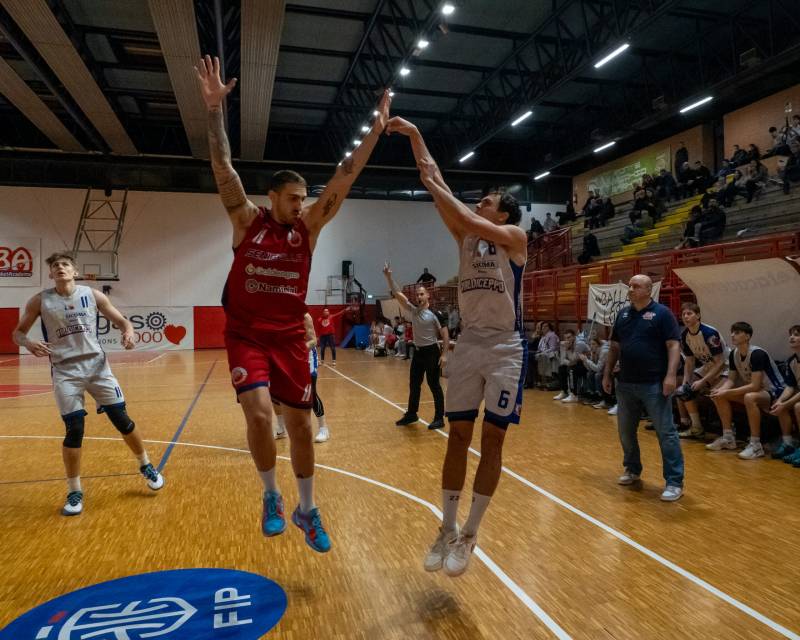 La Sicoma non si sblocca, la Goldengas passa al Pala Cestellini 