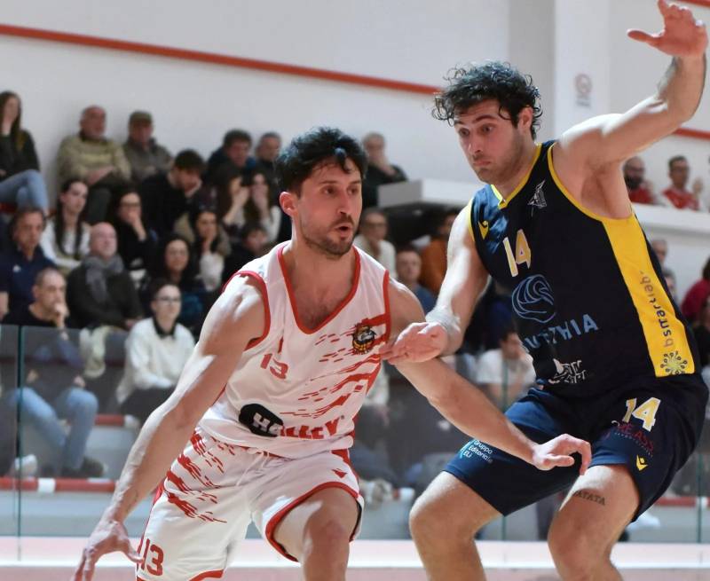 La Halley è tornata: schiantata Recanati 