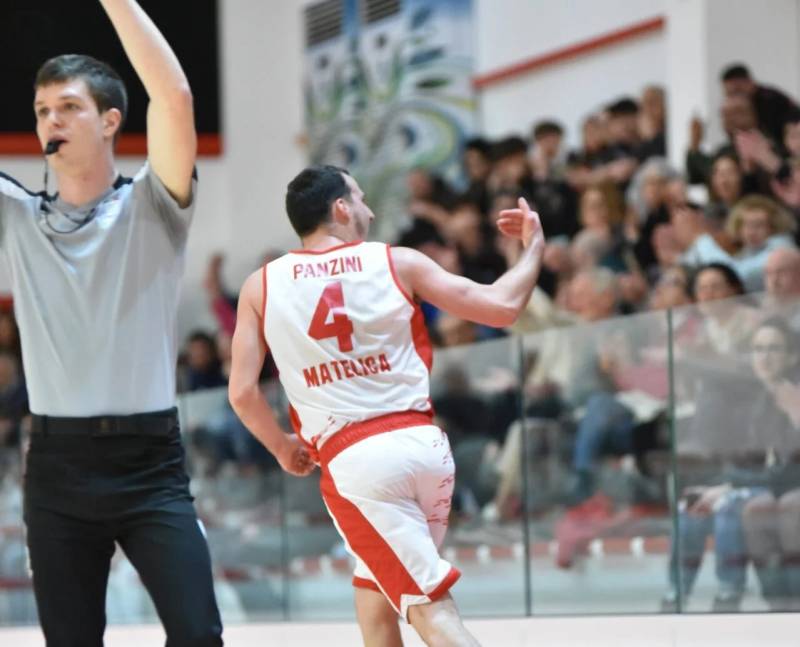 Halley dominante, Vasto si inchina 