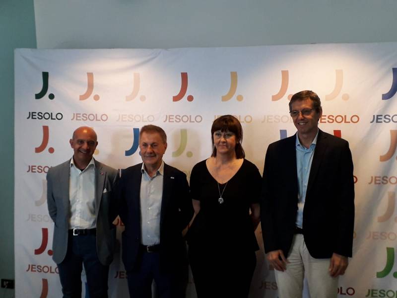Presentata la 7^ edizione del Torneo di Basket "Città di Jesolo" - Trofeo Dalla Riva Sportfloors Presentata la 7^ edizione del Torneo di Basket "Città di Jesolo" - Trofeo Dalla Riva Sportfloors