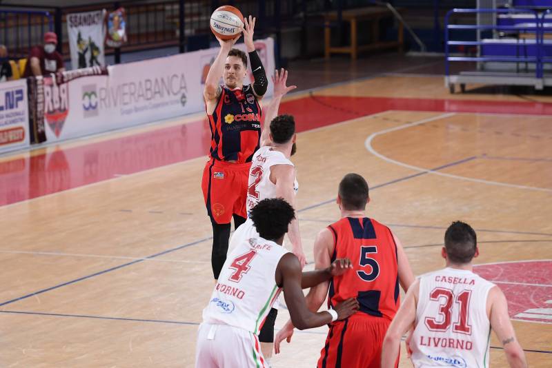 Salerno-CJ Basket 69-81: grande secondo tempo Taranto!