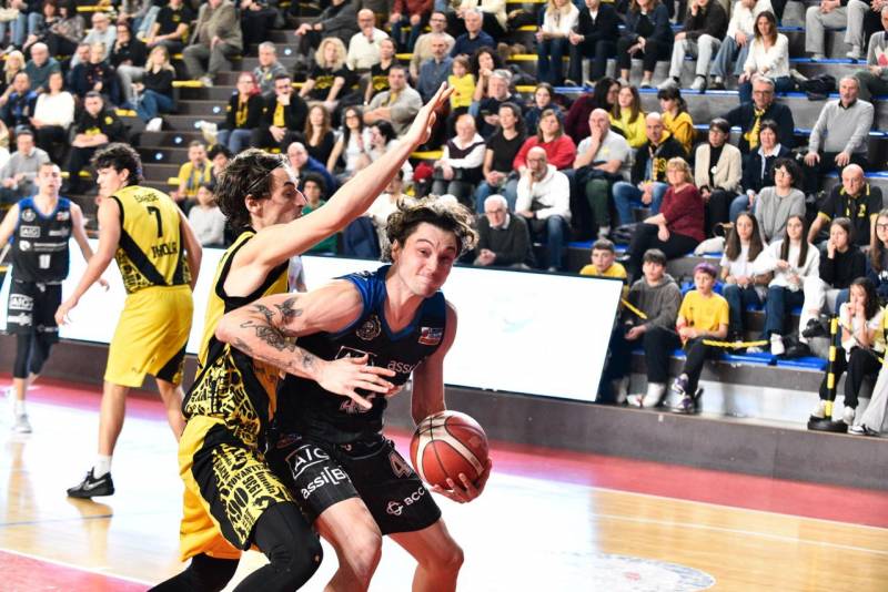 Finale da brividi a Imola per la nona vittoria della Benacquista 