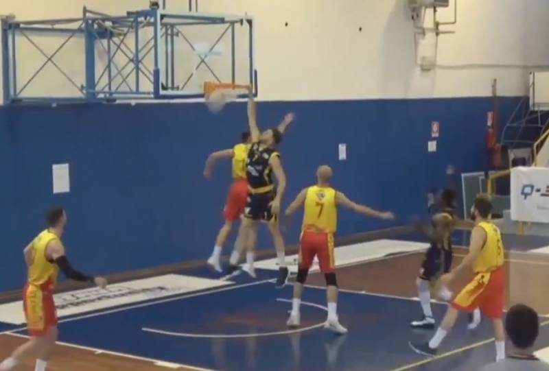 Virtus Pozzuoli, che determinazione: sconfitta Catanzaro 83-80 Virtus Pozzuoli, che determinazione: sconfitta Catanzaro 83-80