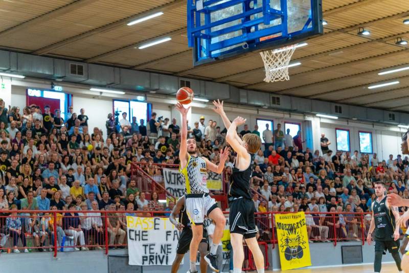 Primo tempo giallonero. Il Basket Terni batte in rimonta Mesagne (56-51)
