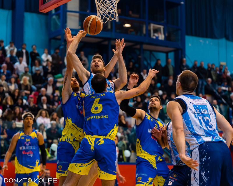 Ad aggiudicarsi Gara 2 dei playoffs è ancora la DAI Optical Virtus Basket Molfetta 