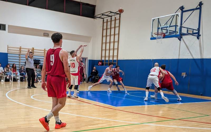 Un'altra battaglia da brividi al PalaNardi: Pedaso supera Porto San Giorgio e chiude la serie