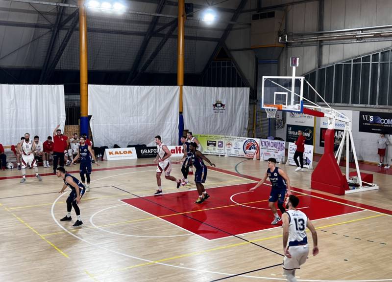La Virtus Assisi spreca tutto in due minuti: vince Montemarciano 76-80