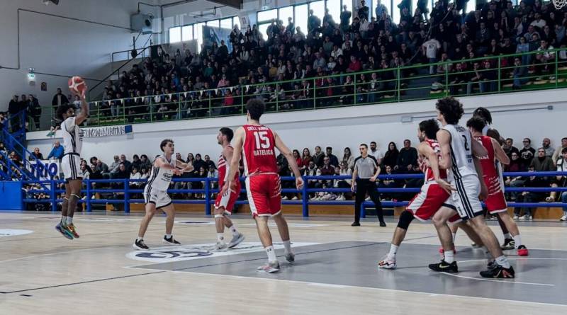 Harakiri sportivo per la B-Chem Civitanova. Matelica espugna il Palarisorgimento a 2' dal termine