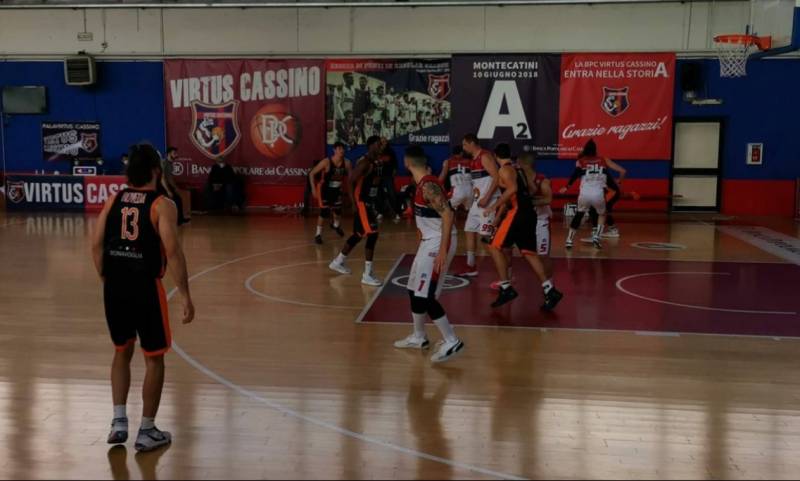 Alla Viola non basta un Genovese da 37 punti ed esce sconfitta da Cassino per 81-76 Alla Viola non basta un Genovese da 37 punti ed esce sconfitta da Cassino per 81-76