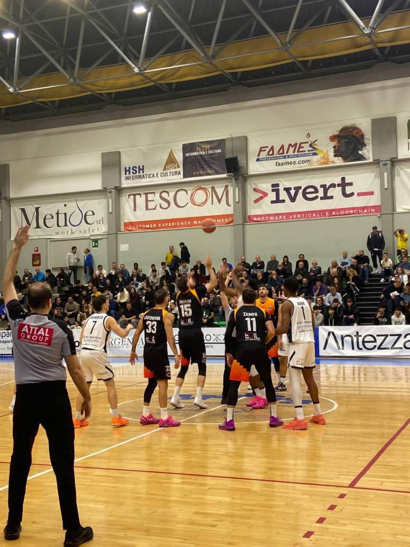 Basilicata amara per la Redel: la Virtus vince in volata 75-71 
