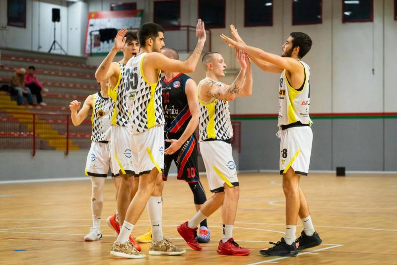 La Esseti Basket Terni sconfigge Assisi in una partita energica (78-68)