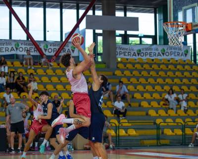 BasketballClubLucca_20260921_BCLCedeAlQuarrataNellultimoTestDiPreseason202627.jpg