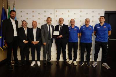 LatinaBasket_2026-05-16WhatsApp_Image_2026-04-29_at_160329.jpeg