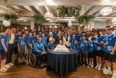 LatinaBasket_2026-06-05foto_gruppo_torta.jpg