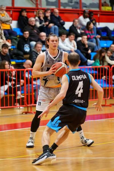 OlimpiaBasketCastelSanPietro_20260815_LatletaTommasoBelliniVestirLaMagliaCianoneraNellaStagione2.jpg