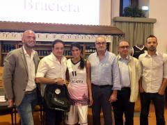 PalermoBasket_20181013_LaBracieraPalermoBasketSiPresentaLaPallaASpicchiVesteRosanero.jpg