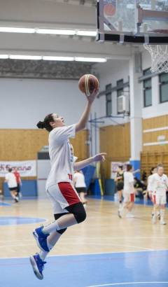 Francesca Fabbricini (1999) importante nuovo innesto sottocanestro per l'Acciaierie Valbruna Bolzano