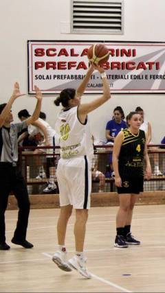 Anche Anna Denti rimane in biancoblu