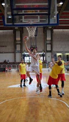 La Tramarossa piega l'Unione Padova 82-63