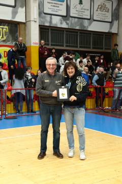 Premiazione 30 anni in Robur Claudia Dalla Valle