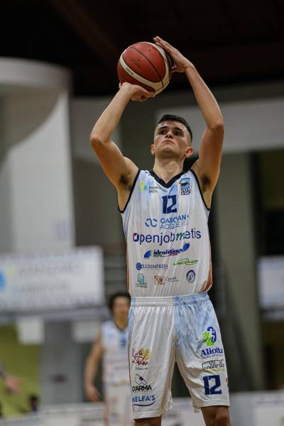 SBBasketSchoolGela_20260812_LukaTodorovicVestirAncoraIColoriDelGelaBasketNellaStagione202627.jpeg